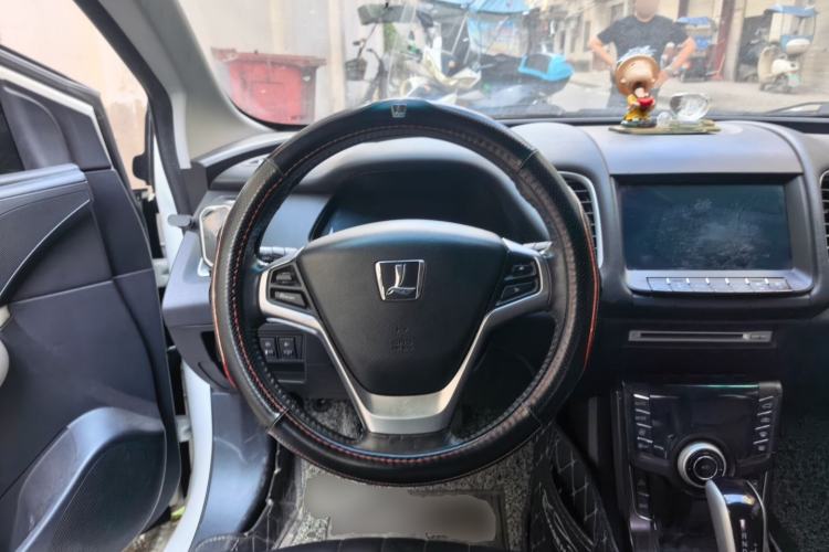 Used Luxgen 5 2015 1.8T Automatic ZhiZun Model Steering Wheel