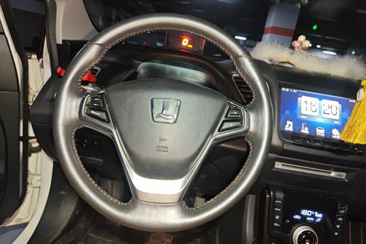 Used Luxgen 5 2015 1.8T Automatic ZhiZun Model Steering Wheel