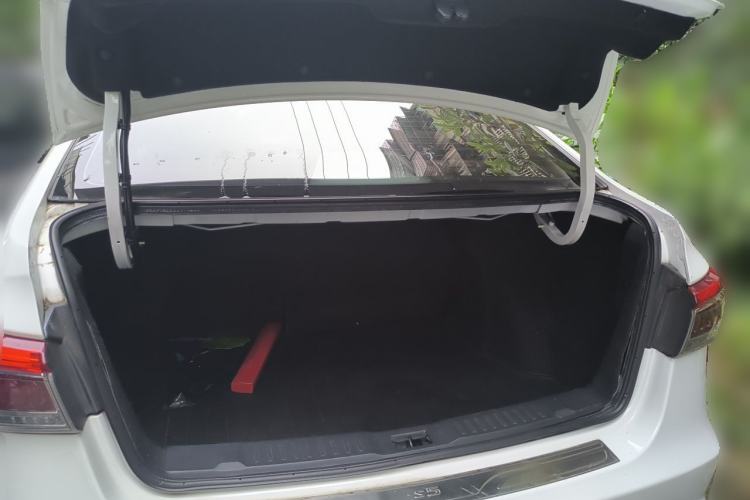Used Luxgen 5 2015 1.8T Automatic Flagship Model Trunk