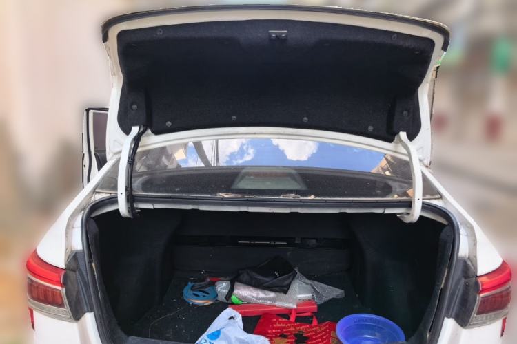 Used Luxgen 5 2015 1.8T Automatic ZhiZun Model Trunk