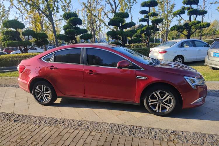 Used Luxgen 5 2016 1.8T Automatic Smart Sunroof Edition Exterior 2