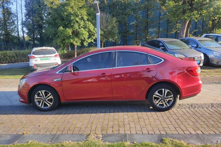 Used Luxgen 5 2016 1.8T Automatic Smart Sunroof Edition Exterior 5