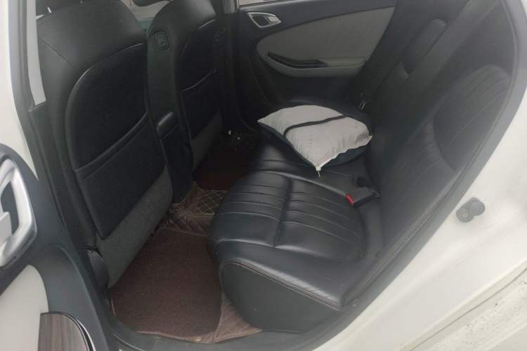 Used Luxgen 5 2016 1.8T Automatic ZhiZun Model Left Rear Seat