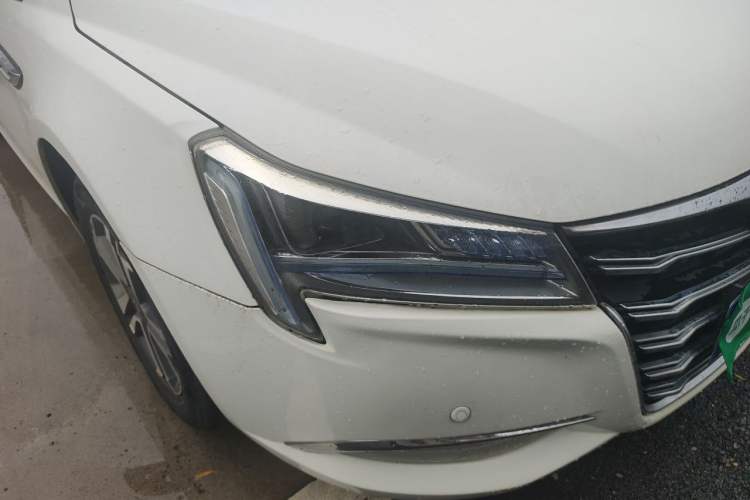 Used Luxgen 5 2016 1.8T Automatic ZhiZun Model Right Front Headlight