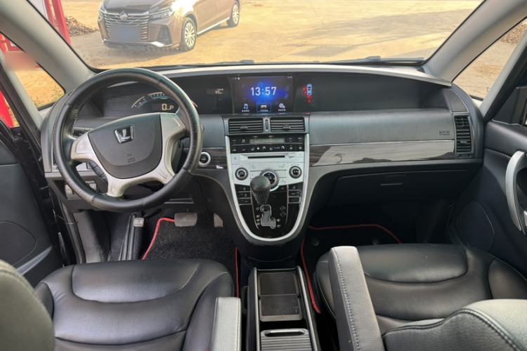 Used Luxgen Great 7 MPV 2016 2.0T Comfort Edition Interior 1