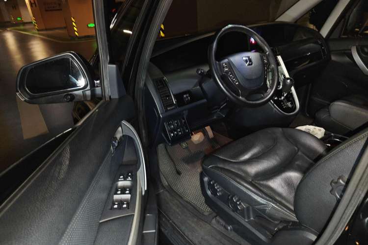 Used Luxgen Great 7 MPV 2013 2.0T Luxury Model Driver Seat