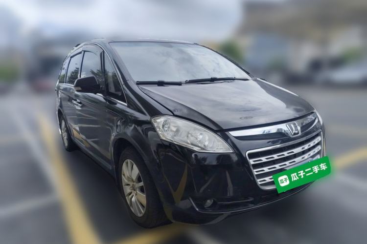 Used Luxgen Great 7 MPV 2013 2.0T Luxury Model Front Right 45 Deg