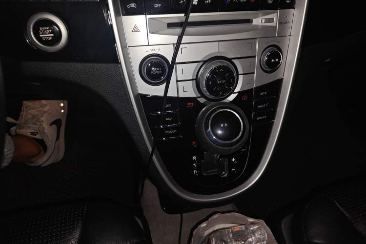 Used Luxgen Great 7 MPV 2013 2.0T Luxury Model Gear Lever