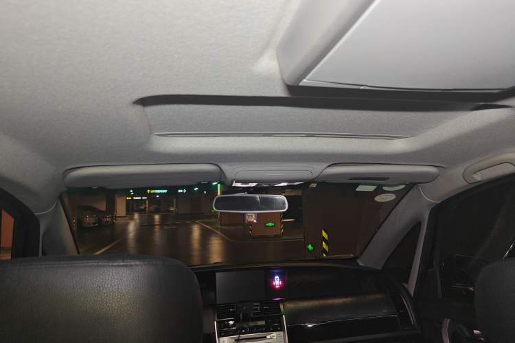 Used Luxgen Great 7 MPV 2013 2.0T Luxury Model Headliner