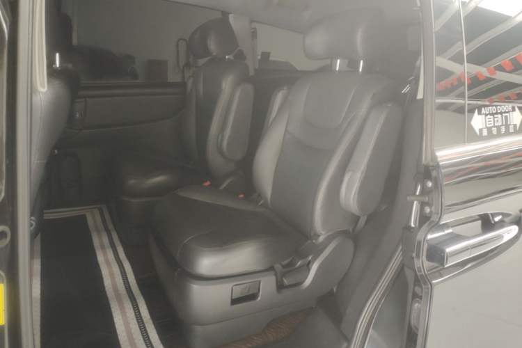 Used Luxgen Great 7 MPV 2013 2.0T Luxury Model Left Rear Seat