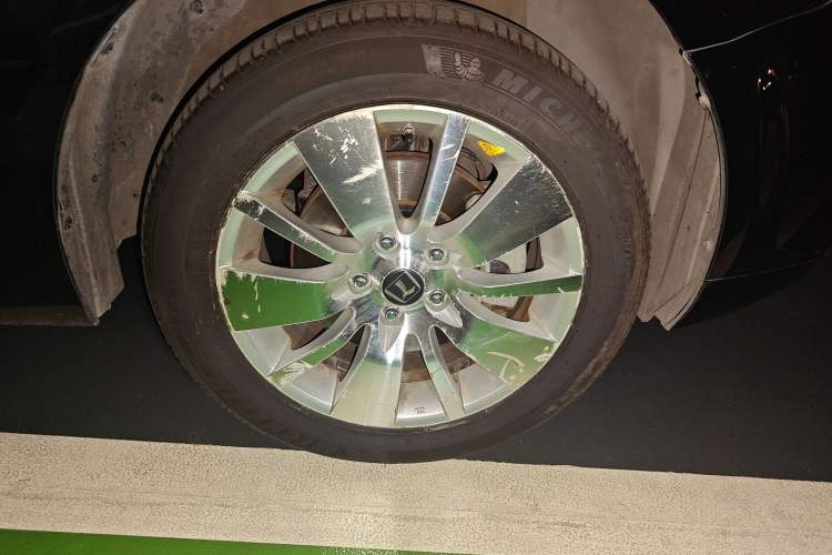 Used Luxgen Great 7 MPV 2013 2.0T Luxury Model Right Front Wheel Hub