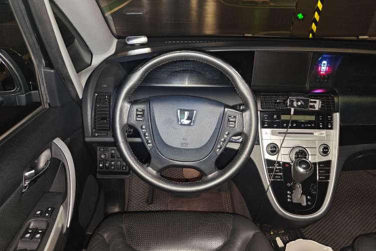 Used Luxgen Great 7 MPV 2013 2.0T Luxury Model Steering Wheel