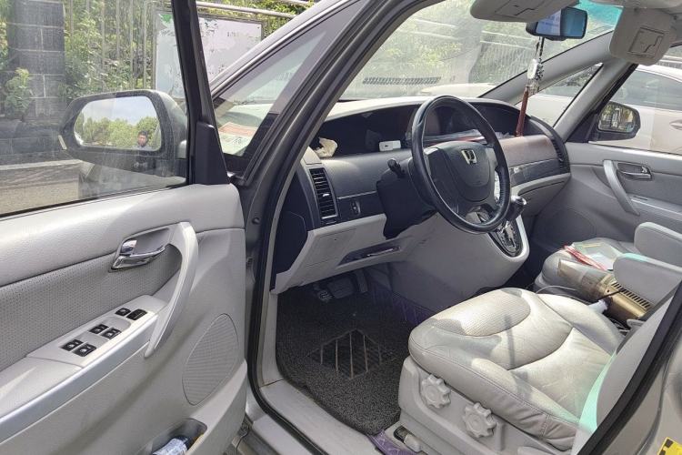 Used Luxgen Great 7 MPV 2013 2.0T Elite Edition Driver Seat