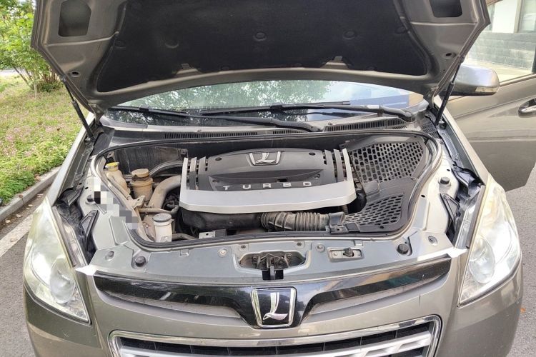 Used Luxgen Great 7 MPV 2013 2.0T Elite Edition Engine Bay