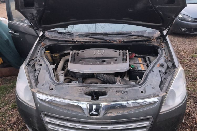 Used Luxgen Great 7 MPV 2013 2.0T Luxury Model Engine Bay