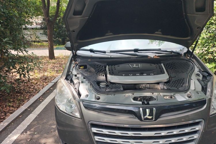 Used Luxgen Great 7 MPV 2013 2.0T Elite Edition Engine Bay Right