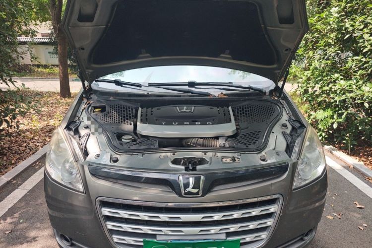 Used Luxgen Great 7 MPV 2013 2.0T Elite Edition Engine Bay
