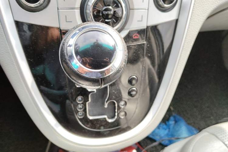 Used Luxgen Great 7 MPV 2013 2.0T Elite Edition Gear Lever