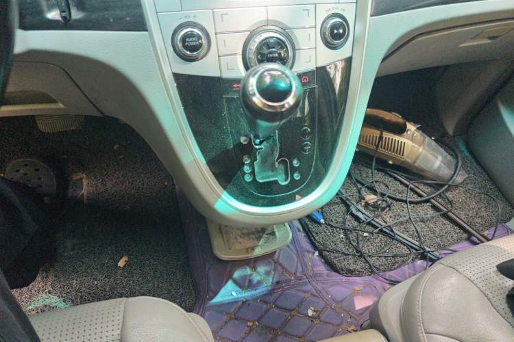 Used Luxgen Great 7 MPV 2013 2.0T Elite Edition Gear Lever