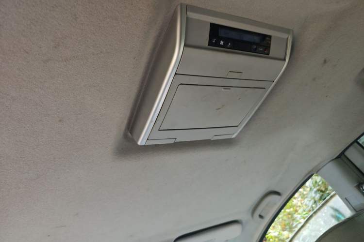 Used Luxgen Great 7 MPV 2013 2.0T Elite Edition Headliner