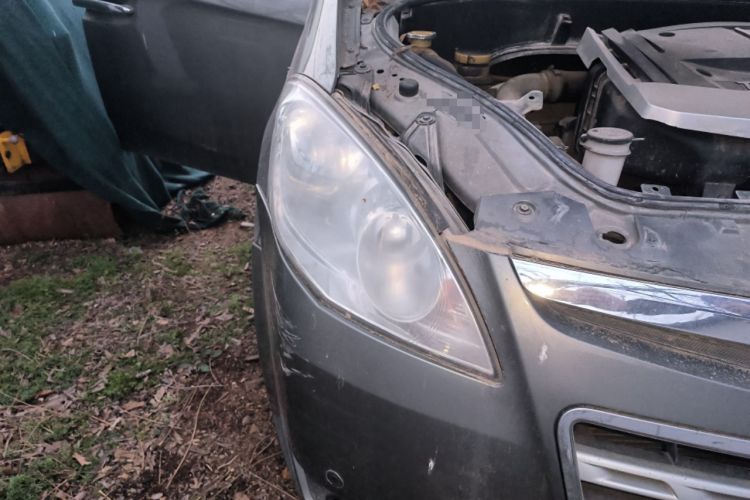 Used Luxgen Great 7 MPV 2013 2.0T Luxury Model Right Front Headlight
