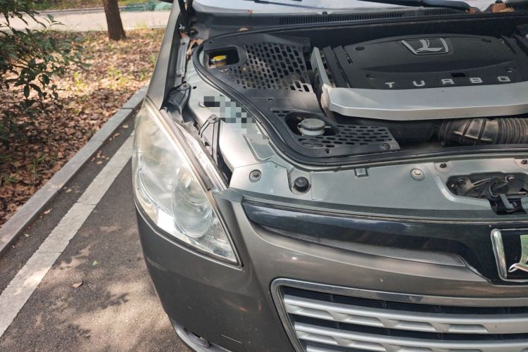 Used Luxgen Great 7 MPV 2013 2.0T Elite Edition Right Front Headlight