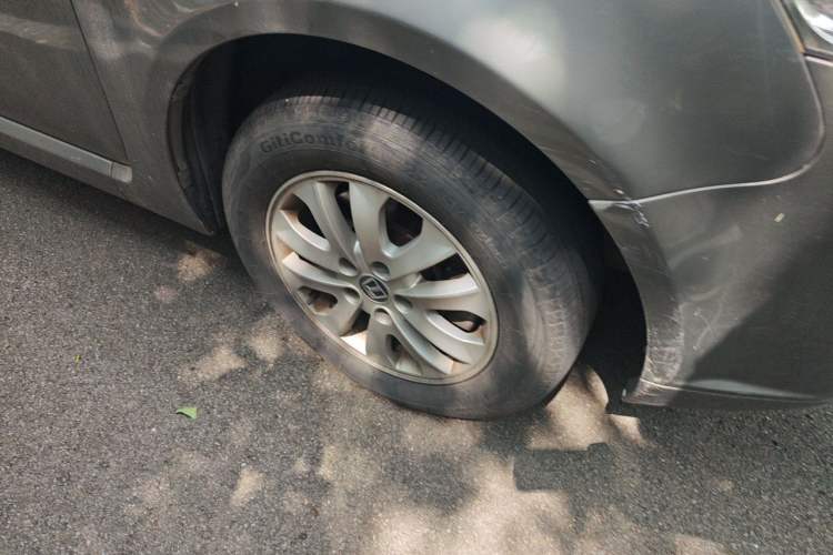 Used Luxgen Great 7 MPV 2013 2.0T Elite Edition Right Front Wheel Hub