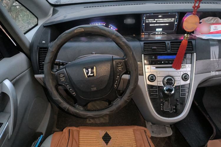 Used Luxgen Great 7 MPV 2013 2.0T Luxury Model Steering Wheel