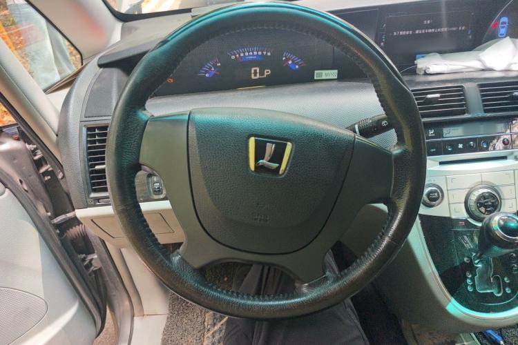 Used Luxgen Great 7 MPV 2013 2.0T Elite Edition Steering Wheel