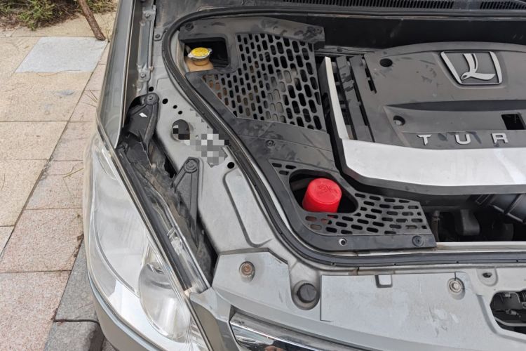 Used Luxgen Great 7 MPV 2013 2.0T Business Model Engine Bay Right