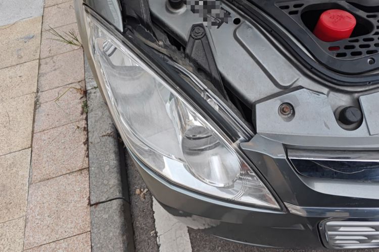 Used Luxgen Great 7 MPV 2013 2.0T Business Model Right Front Headlight