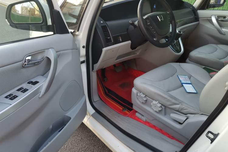 Used Luxgen Great 7 MPV 2013 2.0T Luxury Model Driver Seat