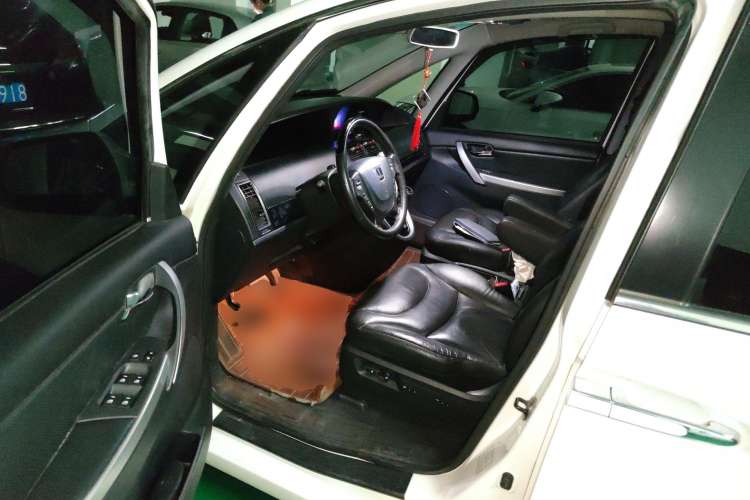 Used Luxgen Great 7 MPV 2013 2.0T Executive Model Driver Seat
