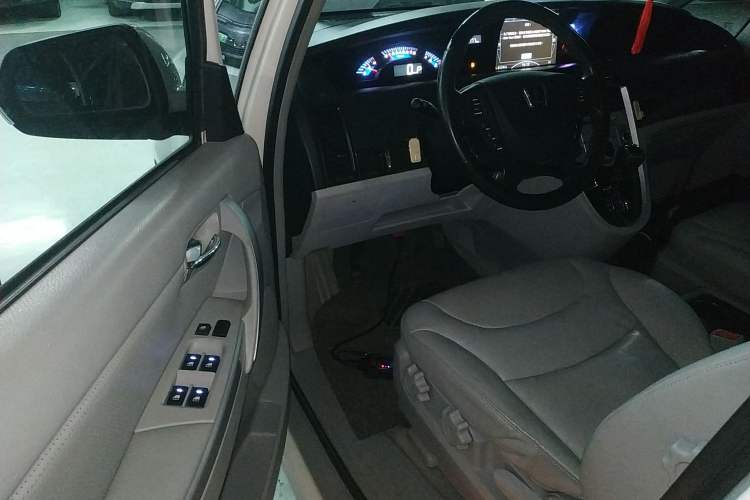 Used Luxgen Great 7 MPV 2013 2.0T Luxury Model Driver Seat