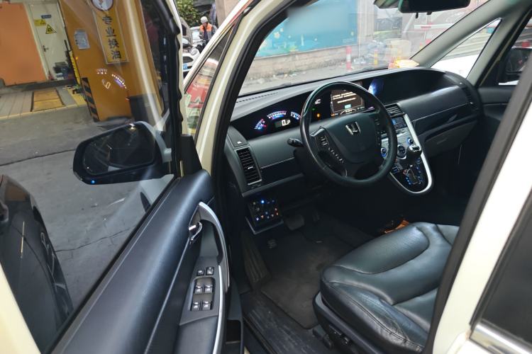 Used Luxgen Great 7 MPV 2013 2.0T Executive Model Driver Seat