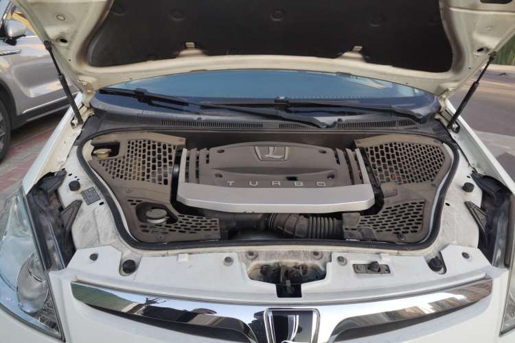 Used Luxgen Great 7 MPV 2013 2.0T Luxury Model Engine Bay