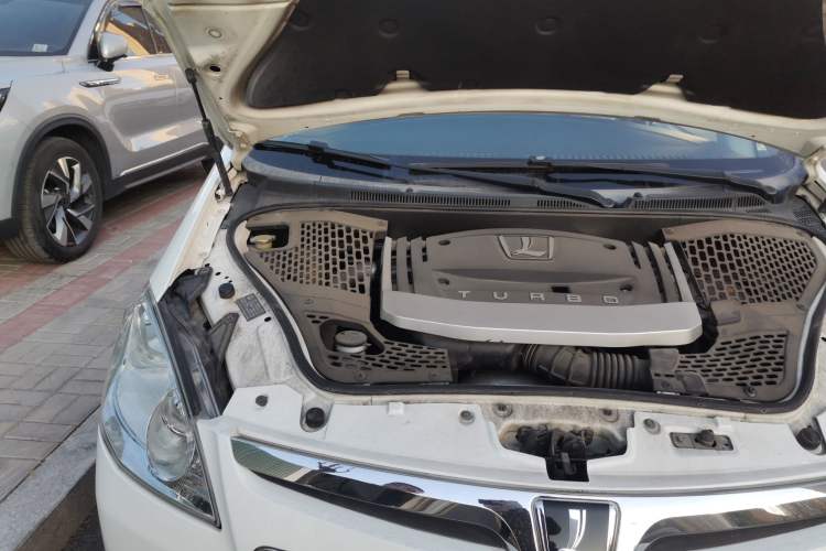 Used Luxgen Great 7 MPV 2013 2.0T Luxury Model Engine Bay Right