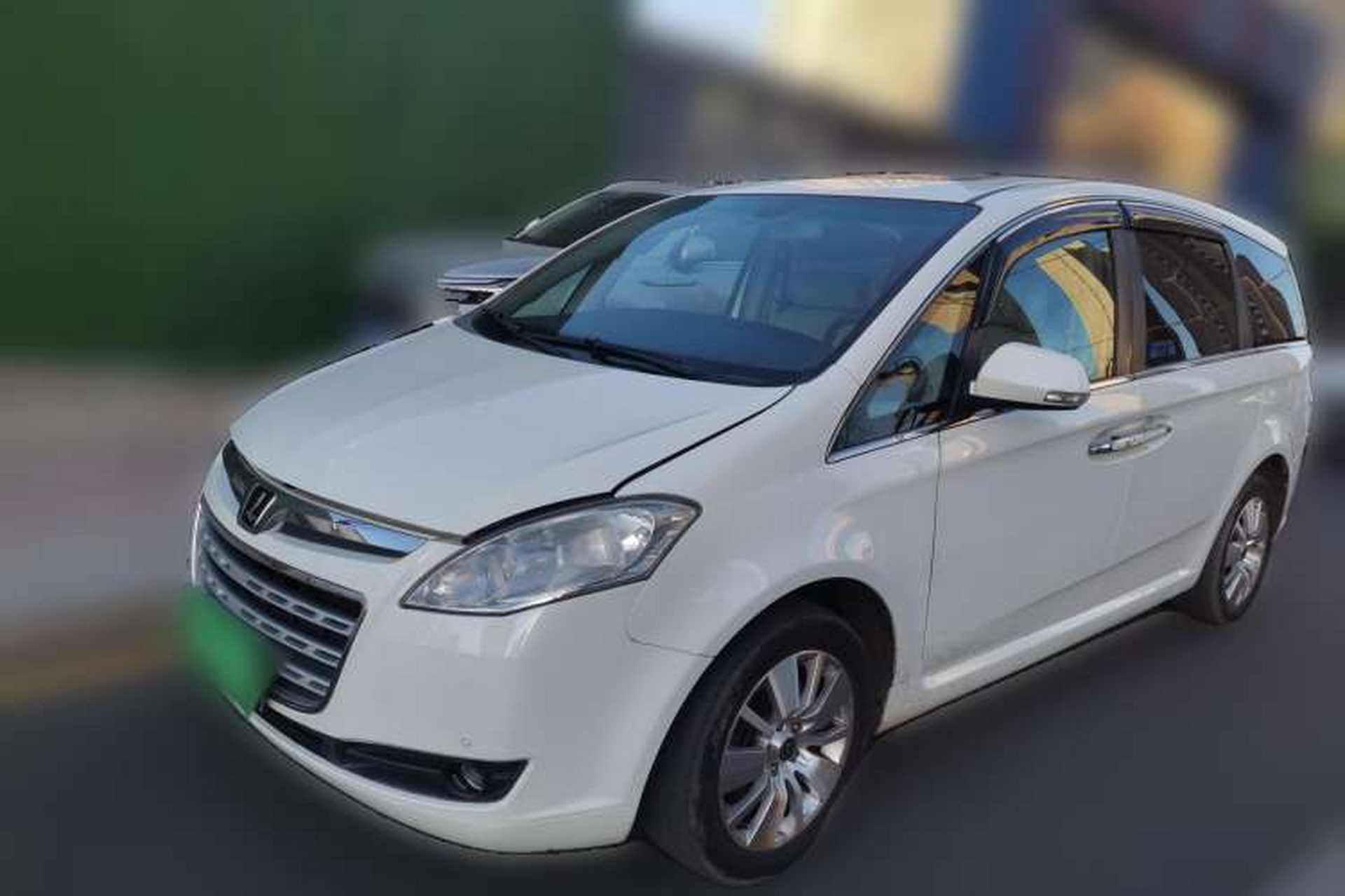 Used Luxgen Great 7 MPV 2013 2.0T Luxury Model Front Left 45 Deg