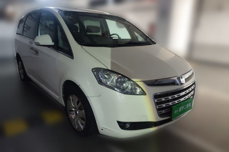 Used Luxgen Great 7 MPV 2013 2.0T Luxury Model Front Right 45 Deg