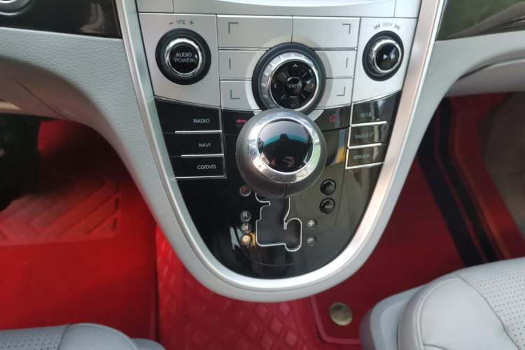 Used Luxgen Great 7 MPV 2013 2.0T Luxury Model Gear Lever