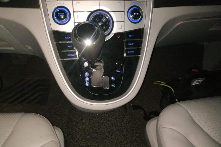 Used Luxgen Great 7 MPV 2013 2.0T Luxury Model Gear Lever