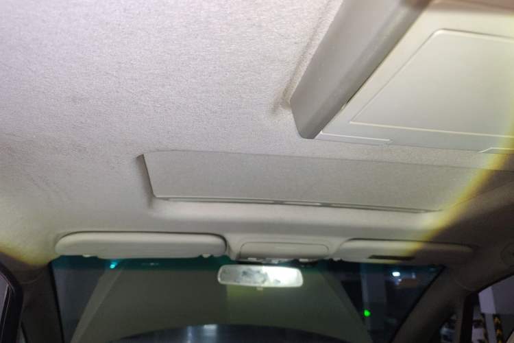 Used Luxgen Great 7 MPV 2013 2.0T Luxury Model Headliner