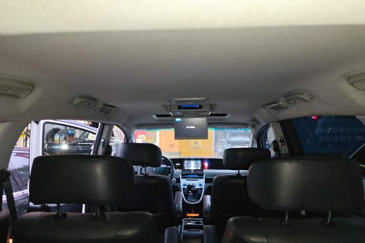 Used Luxgen Great 7 MPV 2013 2.0T Executive Model Headliner
