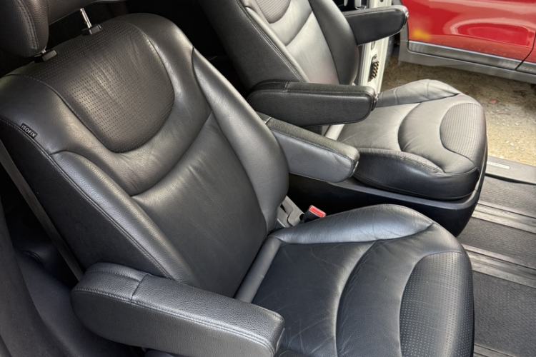 Used Luxgen Great 7 MPV 2013 2.0T Executive Model Interior 10