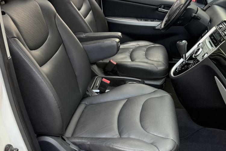 Used Luxgen Great 7 MPV 2013 2.0T Executive Model Interior 7