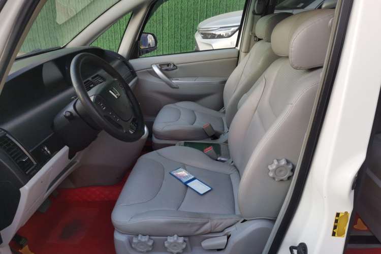 Used Luxgen Great 7 MPV 2013 2.0T Luxury Model Left Front Seat