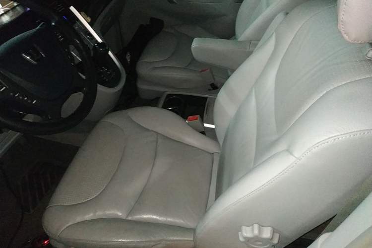 Used Luxgen Great 7 MPV 2013 2.0T Luxury Model Left Front Seat