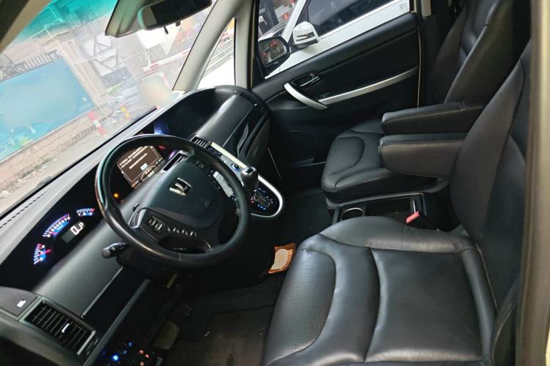 Used Luxgen Great 7 MPV 2013 2.0T Executive Model Left Front Seat