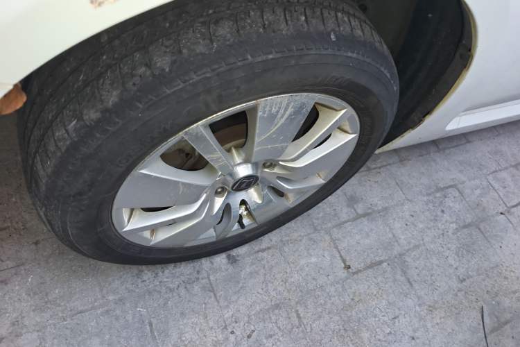 Used Luxgen Great 7 MPV 2013 2.0T Executive Model Left Front Wheel Hub