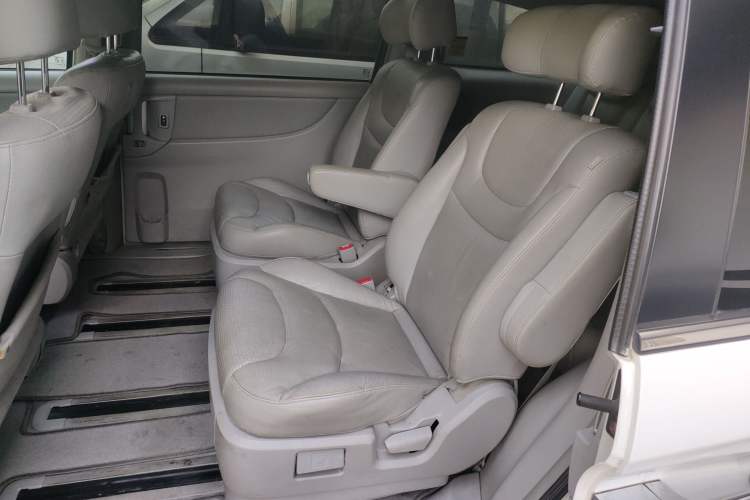 Used Luxgen Great 7 MPV 2013 2.0T Luxury Model Left Rear Seat